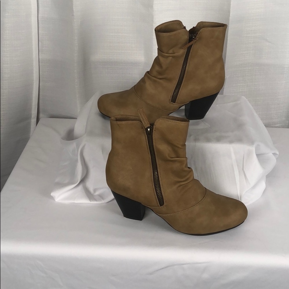 Rialto size 7 tan boots